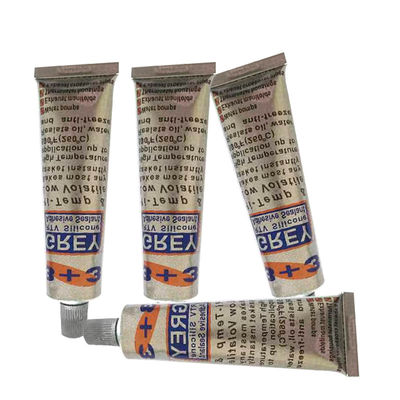 Doświadcz zalet naszego kleju do szyb samochodowych o wysokiej odporności na warunki atmosferyczne